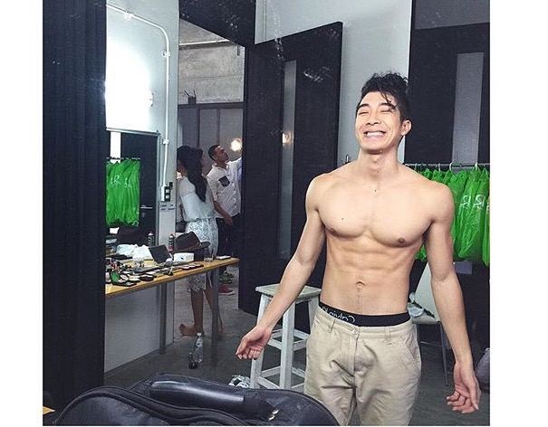 นัท พระเอกรุ้งสีเทา