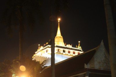 ไปไหว้พระที่ภูเขาทองมา