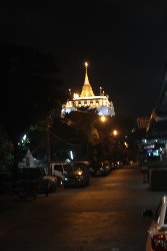 ไปไหว้พระที่ภูเขาทองมา