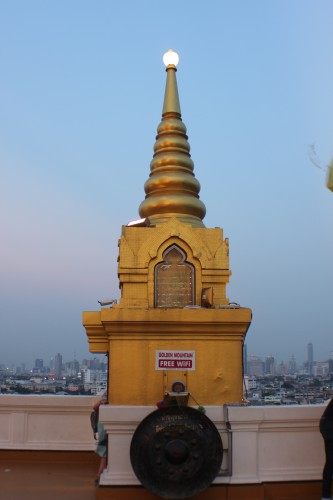 ไปไหว้พระที่ภูเขาทองมา