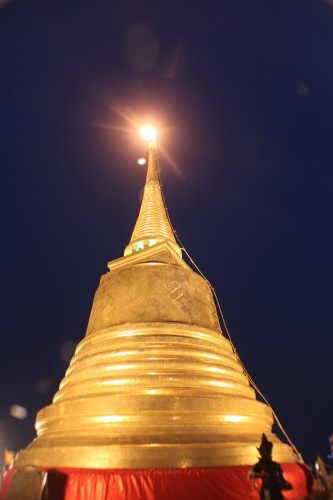 ไปไหว้พระที่ภูเขาทองมา