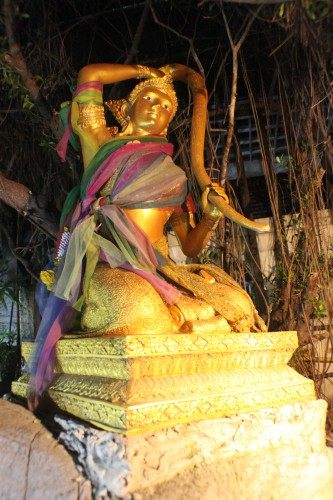 ไปไหว้พระที่ภูเขาทองมา