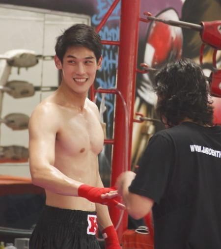 ดาราชายที่หล่อเซ็กซี่ 802