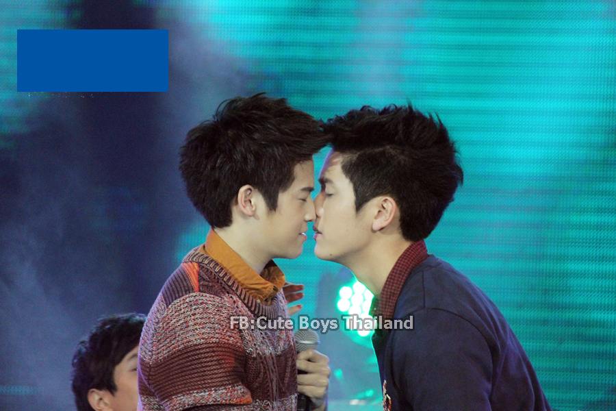 ดาราต่อ 815 หยอกเอินกันฟินๆ เสแสร้งแกล้งทำหรือทำจากใจจริง ตอบฉันมา