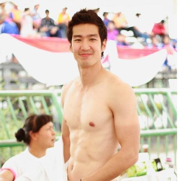 นักแสดงชายรูปหล่อเซ็กซี่น่าหมายปอง 821 เวียร์นะ  แต่แถมเดี่ยวด้วย