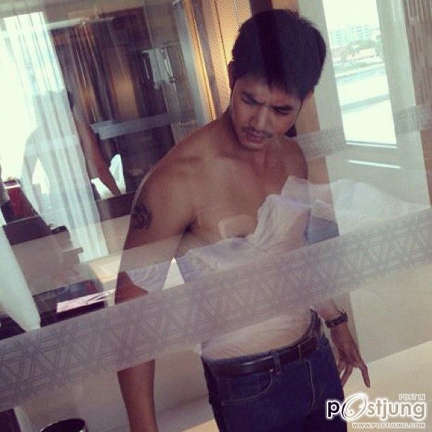 นักแสดงชายรูปหล่อเซ็กซี่น่าหมายปอง 821 เวียร์นะ  แต่แถมเดี่ยวด้วย