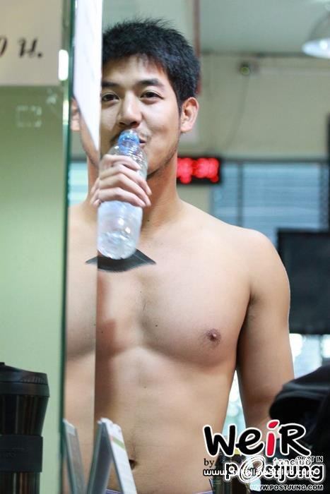 นักแสดงชายรูปหล่อเซ็กซี่น่าหมายปอง 821 เวียร์นะ  แต่แถมเดี่ยวด้วย