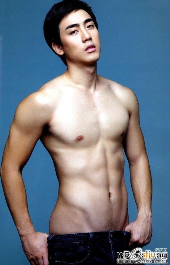 นักแสดงชายรูปหล่อเซ็กซี่น่าหมายปอง 823 ฮัทอีกแล้ว