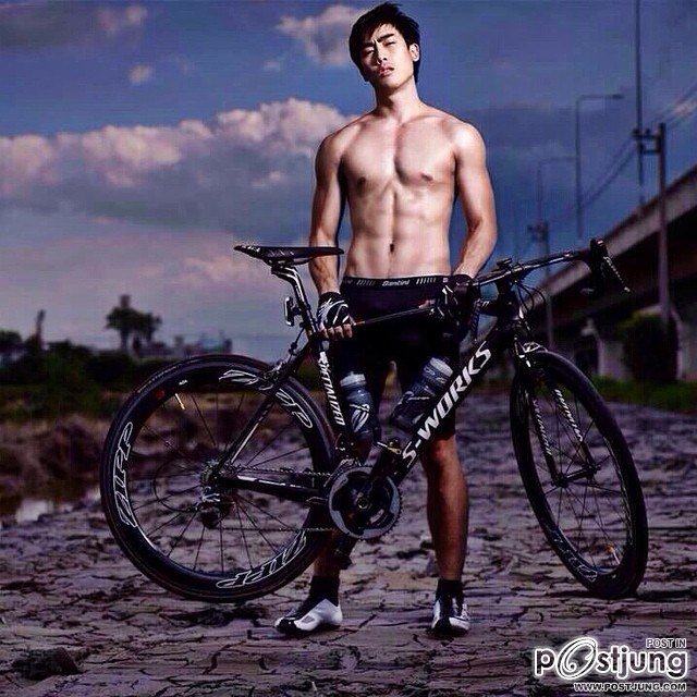 นักแสดงชายรูปหล่อเซ็กซี่น่าหมายปอง 823 ฮัทอีกแล้ว