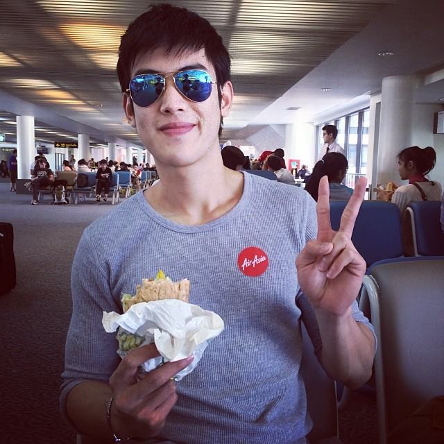 นักแสดงชายรูปหล่อเซ็กซี่น่าหมายปอง 827 สี่คนนะกรุปนี้
