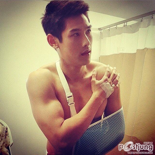 นักแสดงชายรูปหล่อเซ็กซี่น่าหมายปอง 827 สี่คนนะกรุปนี้