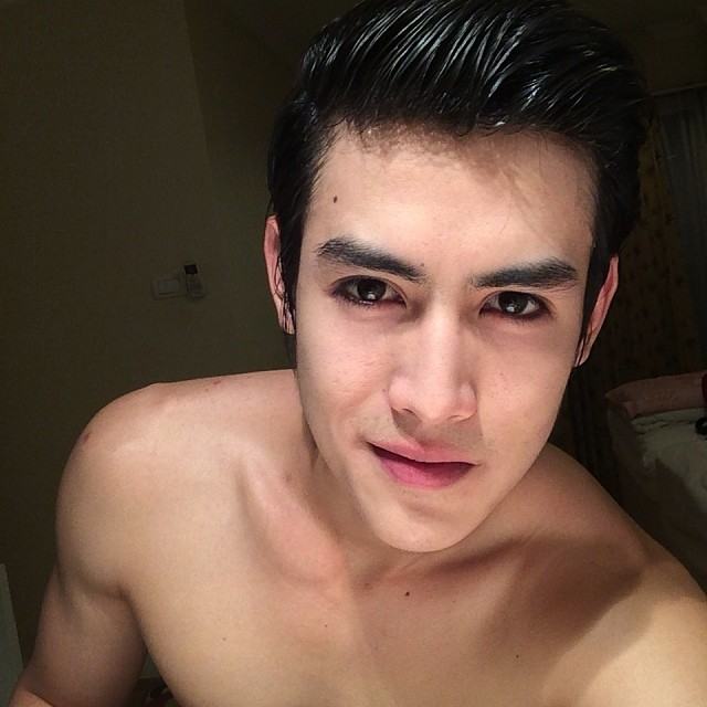 นักแสดงชายรูปหล่อเซ็กซี่น่าหมายปอง 827 สี่คนนะกรุปนี้