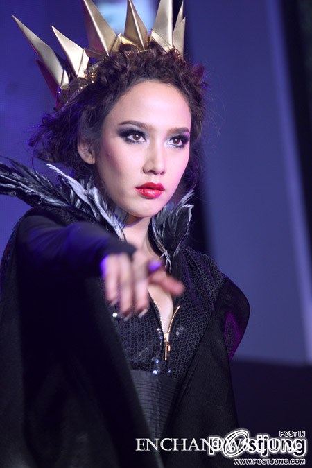 กรี๊ดดดดด เมื่อ 2 ราชินีแม่มด มาเจอกัน มันแซ่บเว่อร์