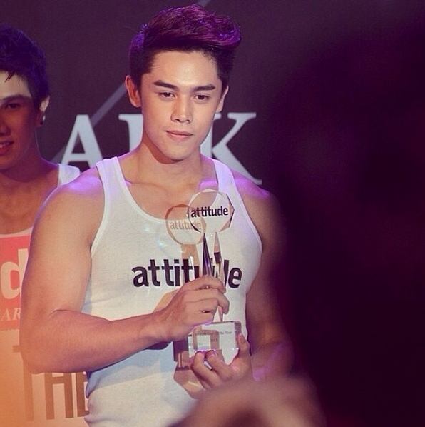 ส่องหนุ่มหล่อ ปากน่าจูบ ต๋อง ชัยธวัช ที่บอกเลยว่า หุ่นเด็ดมากกกก น่าเลีย!!