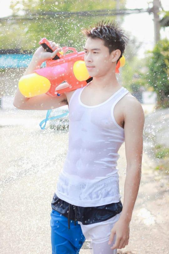 ถอดโชว์เรือนร่าง 1106