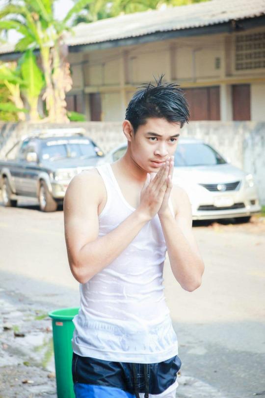 ถอดโชว์เรือนร่าง 1106