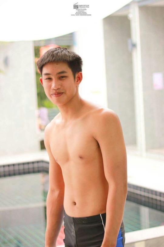 ถอดโชว์เรือนร่าง 1106