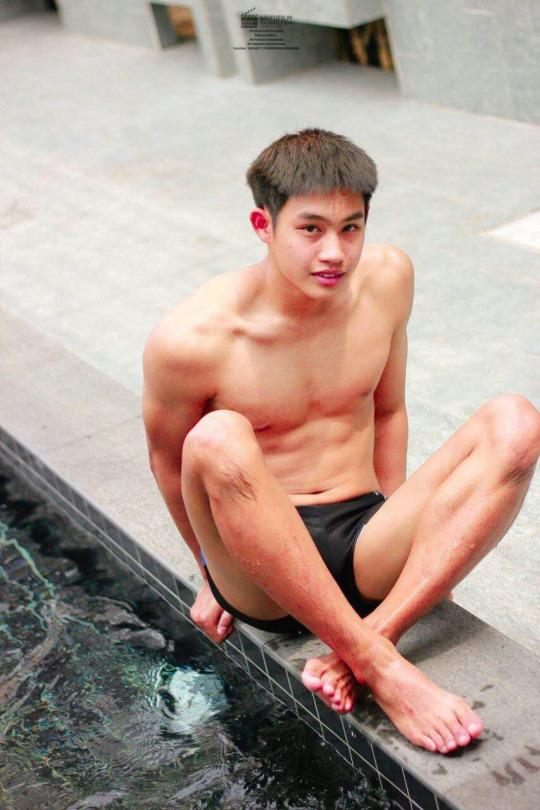 ถอดโชว์เรือนร่าง 1106