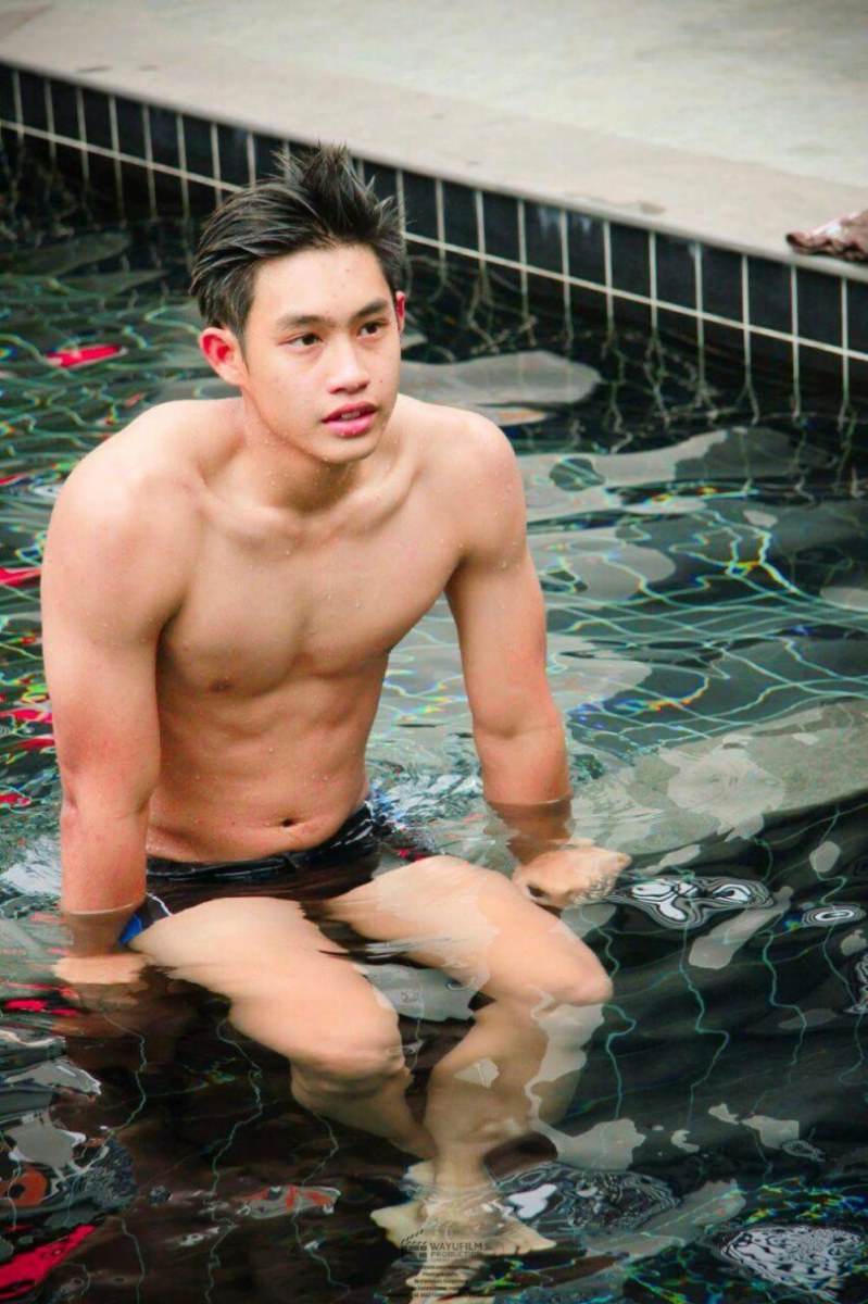 ถอดโชว์เรือนร่าง 1106