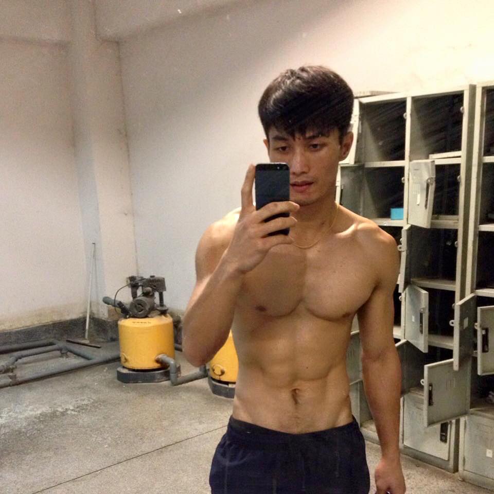 เลียจนเพลียลิ้น