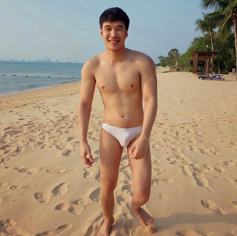เลียจนเพลียลิ้น
