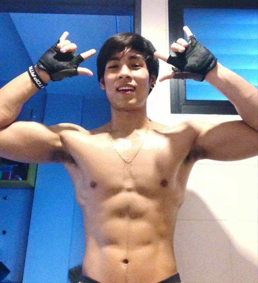 เลียจนเพลียลิ้น