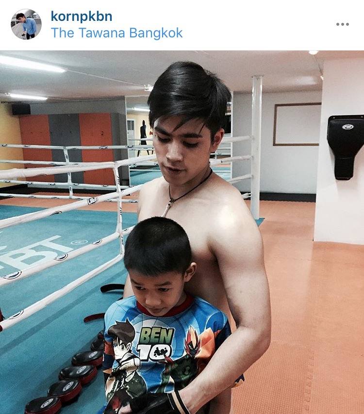 กรณ์ หนุ่มหุ่นเเซ่บ นมชมพู