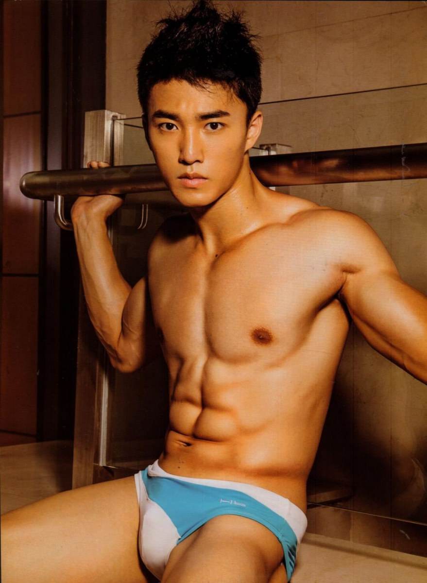 Hot guy in underwear 143