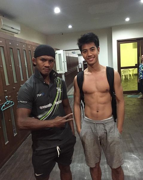 มาช้าดีกว่าไม่มา แอบส่อง หมึก water boyy หรือบีม บอกเลยว่า"ฉันอยากได้เขามากกก!"