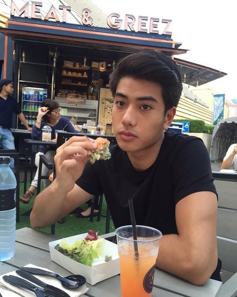 มาช้าดีกว่าไม่มา แอบส่อง หมึก water boyy หรือบีม บอกเลยว่า"ฉันอยากได้เขามากกก!"
