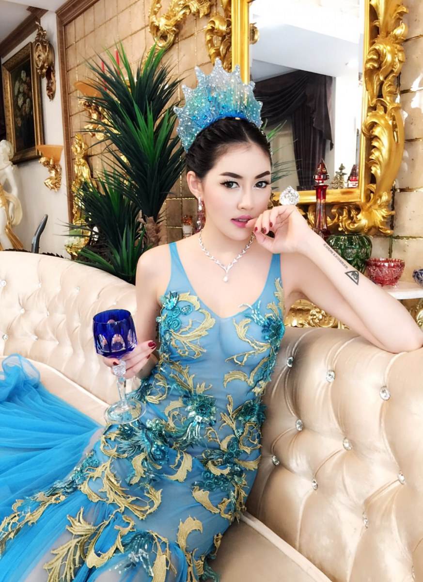 ชอบมั้ย ??? ชุดใสๆ ตีมเจ้าหญิงแห่งท้องทะเล สไตล์ เก๋ เลเดอเรอร์