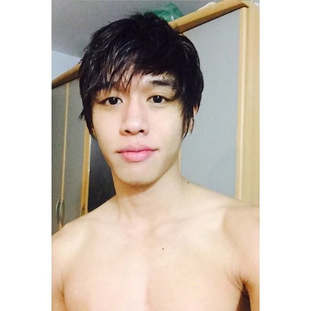 ส่องภาพความหล่ออีกหนึ่งหนุ่มจากรายการ Take Guy Out กับ “น้องมิกซ์” หนุ่มน้อยหน้าตาน่ารักแต่ซิคแพคแน่นเปรี๊ยะ!