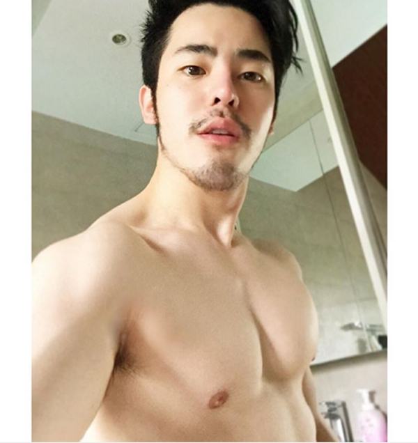 ทำความรู้จัก “แก๊ป พงศ์วิวัฒน์” หนุ่มตี๋ลุคเกาหลีหล่อล่ำสุด ดีกรีเป็นถึงผู้บริหารแบรนด์เครื่องสำอางค์คาร์มาร์ท!