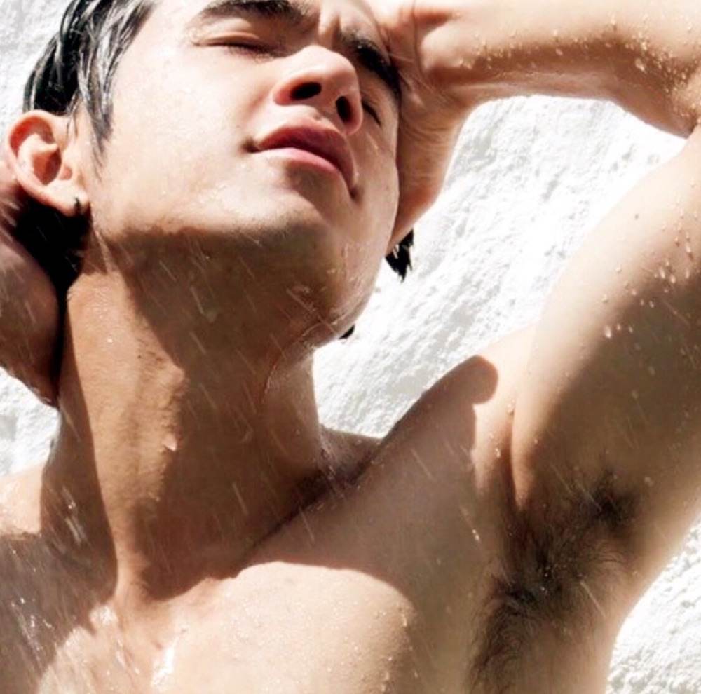 นิว ชัยพล (GLOW Magazine)