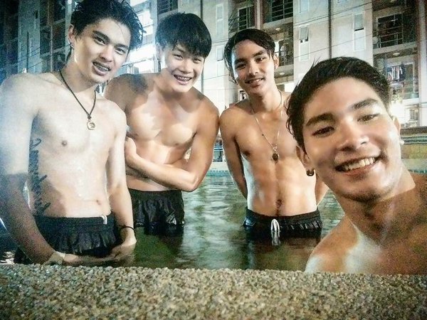ผู้ชายหน้าร้อน