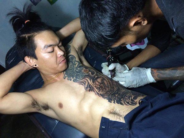ผู้ชายหน้าร้อน