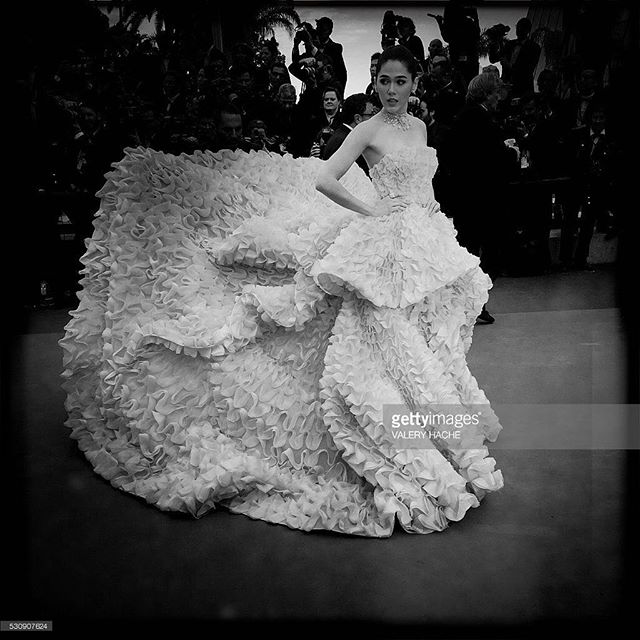 ‪#&lrm;QueenOfCannes‬
