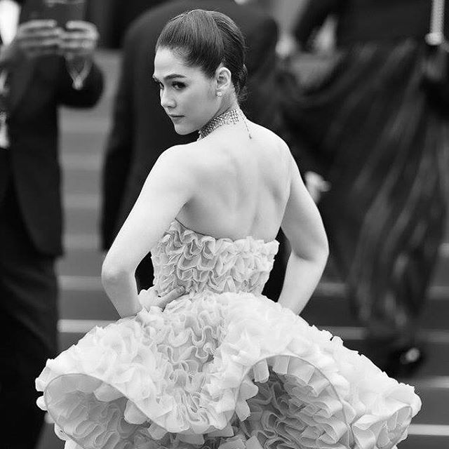 ‪#&lrm;QueenOfCannes‬