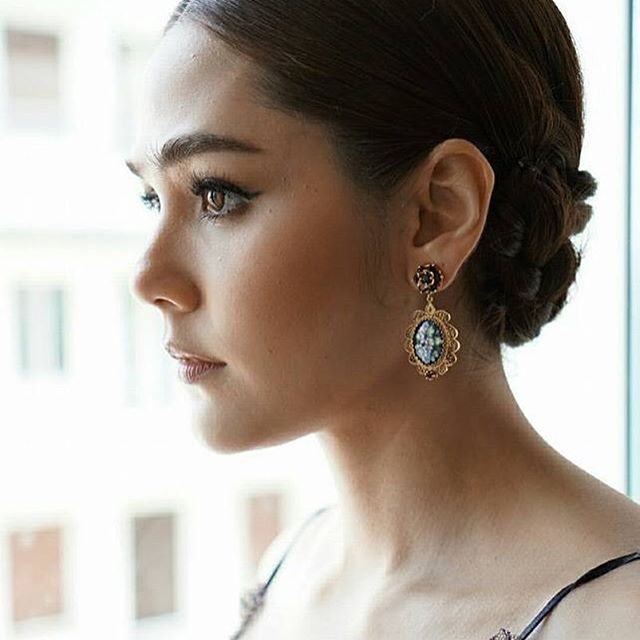 ‪#&lrm;QueenOfCannes‬