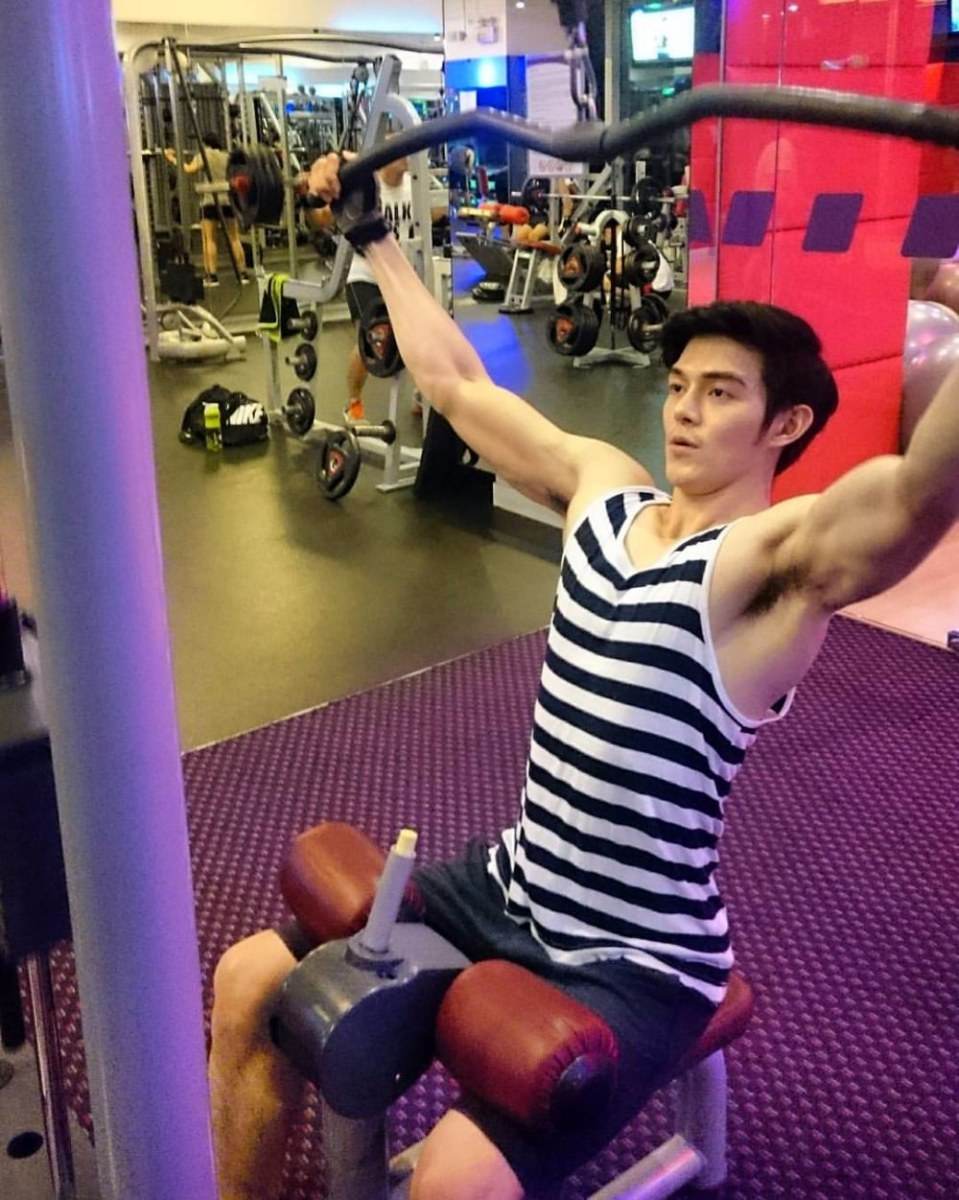 คลุกกับข้าวเที่ยง