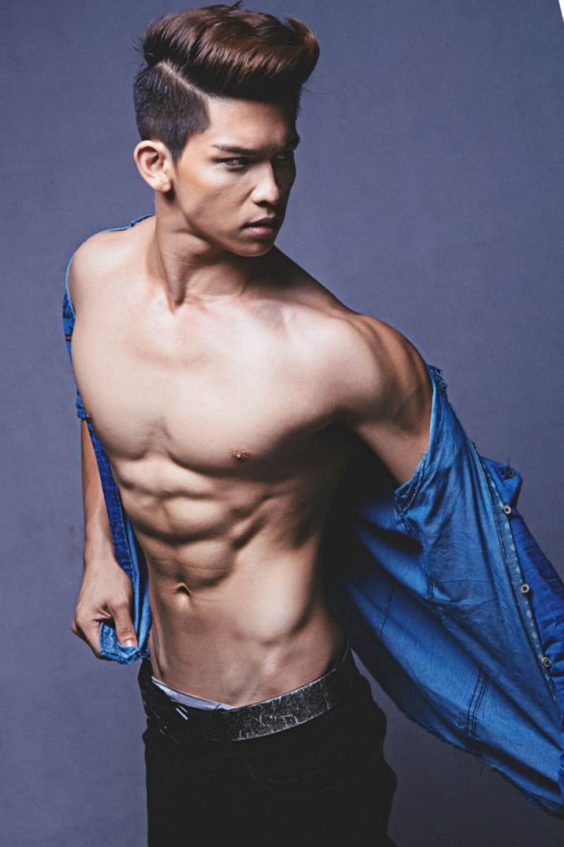 คลุกกับข้าวเที่ยง