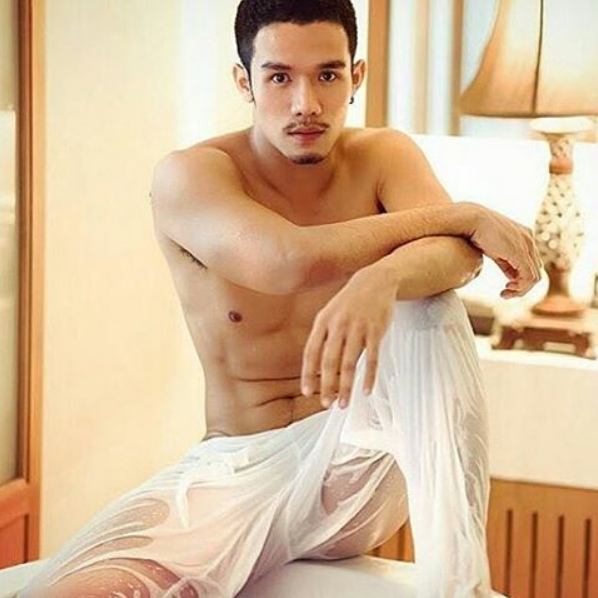 ภาพแซ่บจาก เพจ Facebook : รวมหนุ่มหล่อน่ารัก - เกย์ ที่แซ่บจนน้ำต้องเดิน [2]