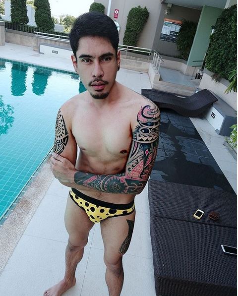 ภาพแซ่บจาก เพจ Facebook : รวมหนุ่มหล่อน่ารัก - เกย์ ที่แซ่บจนน้ำต้องเดิน [2]