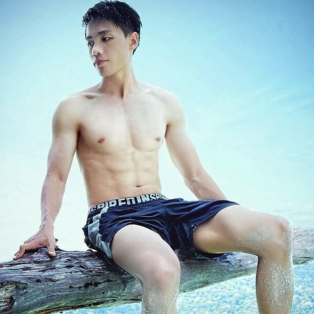 อยากลูบคางแล้วชวนไปครางด้วยกัน