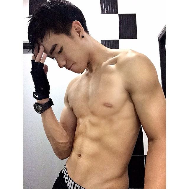 อยากลูบคางแล้วชวนไปครางด้วยกัน