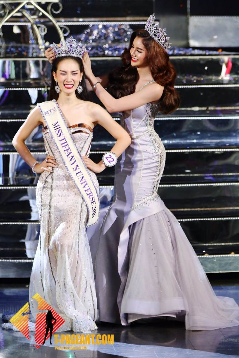 โม จิรัชยา ปังสุดพลัง คว้า 3 รางวัลรวมถึงมงกุฎมิสทิฟฟานี่ ยูนิเวิร์ส 2016