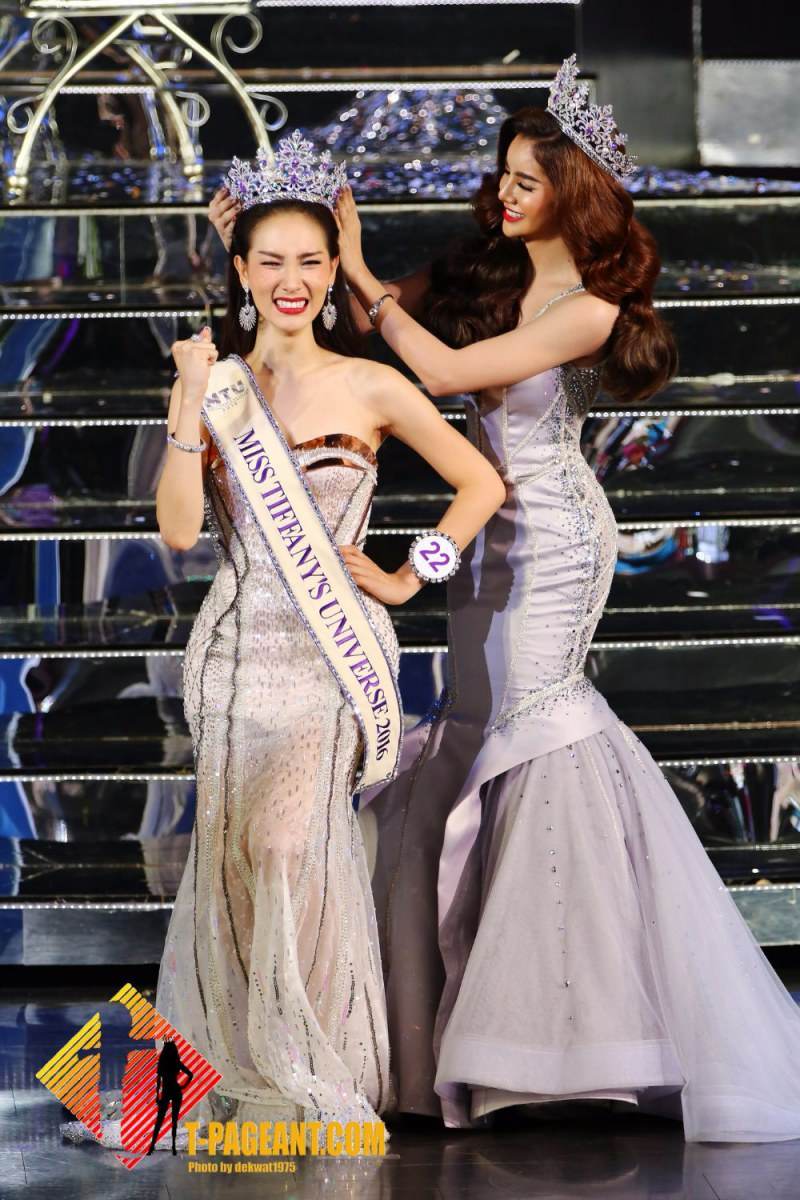 โม จิรัชยา ปังสุดพลัง คว้า 3 รางวัลรวมถึงมงกุฎมิสทิฟฟานี่ ยูนิเวิร์ส 2016