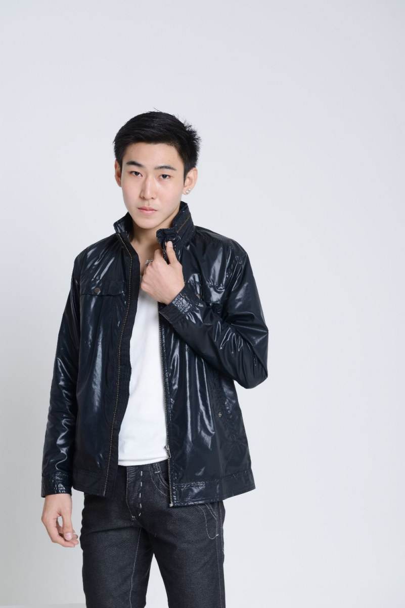 อาร์ต พีระพงษ์ รุ่งจิรวัฒน์ สังกัดโป้งโมเดล pongmodel