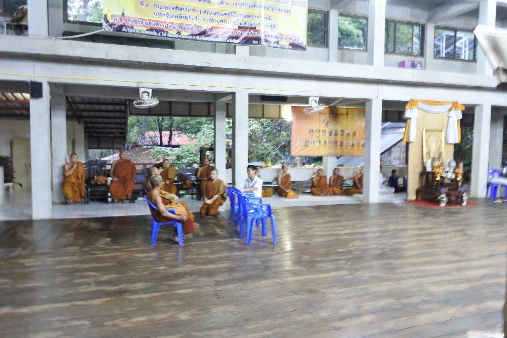 โป้งโมเดล pongmodel ทำบุญ ครบรอบ40ปี