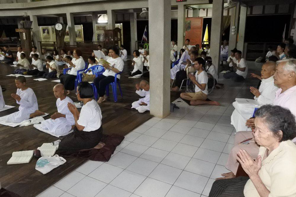 โป้งโมเดล pongmodel ทำบุญ ครบรอบ40ปี